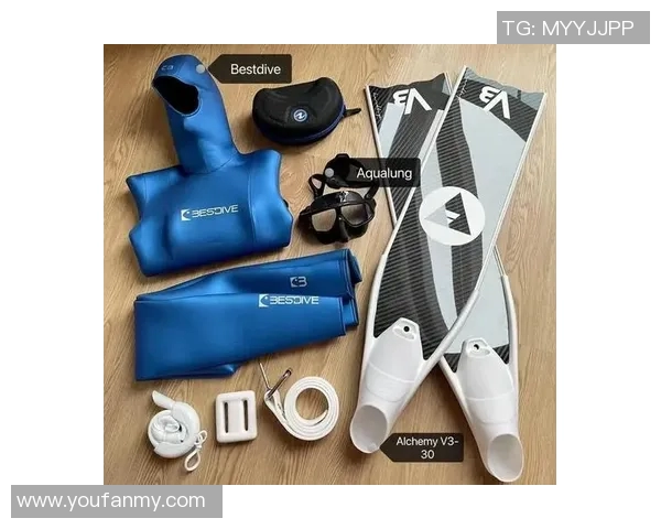 畅享水中自由：全面解析游泳装备选择与使用技巧